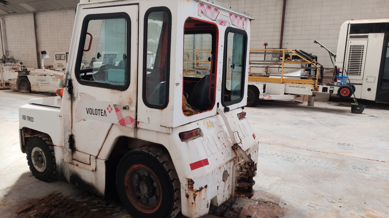 FV02 Nissan Baggage Tractor - جرارات الأمتعة: صورة 3 FV02 Nissan Baggage Tractor - جرارات الأمتعة: صورة 3