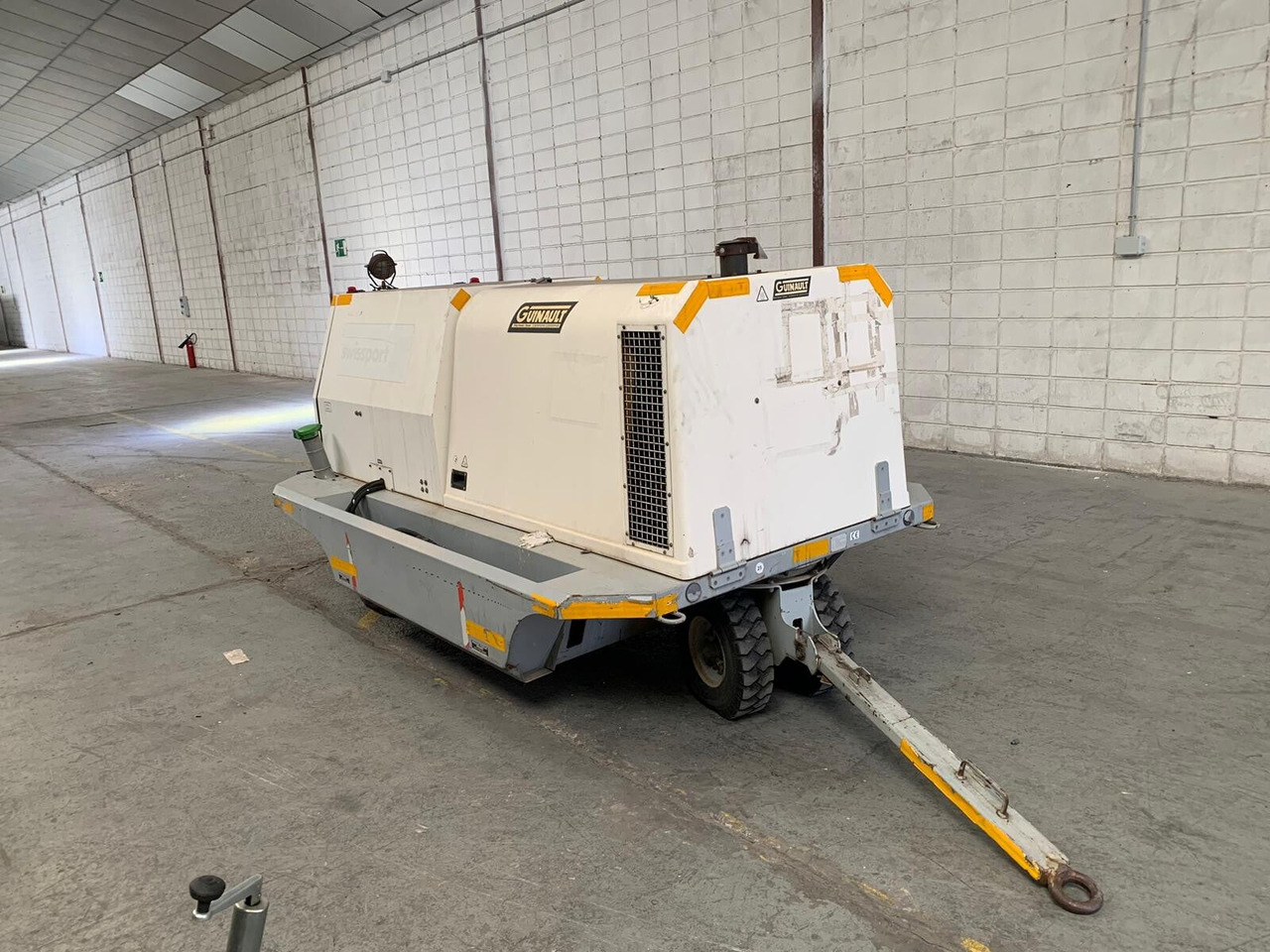 GPU Guinault GA120 - وحدة الطاقة الأرضية للطائرات: صورة 1 GPU Guinault GA120 - وحدة الطاقة الأرضية للطائرات: صورة 1