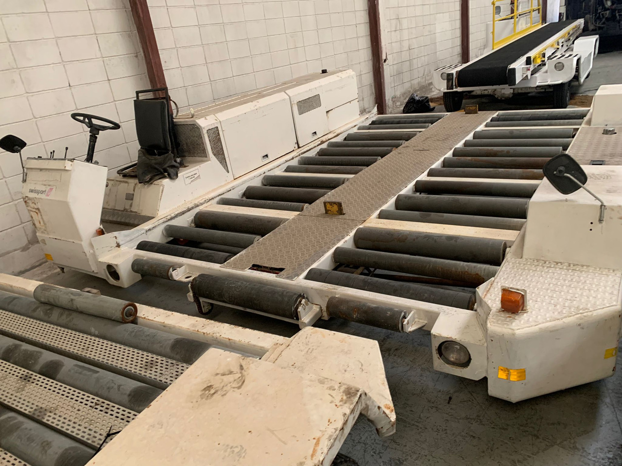 Pallet Transporter CPT-4 - معدات الدعم الأرضي: صورة 1 Pallet Transporter CPT-4 - معدات الدعم الأرضي: صورة 1