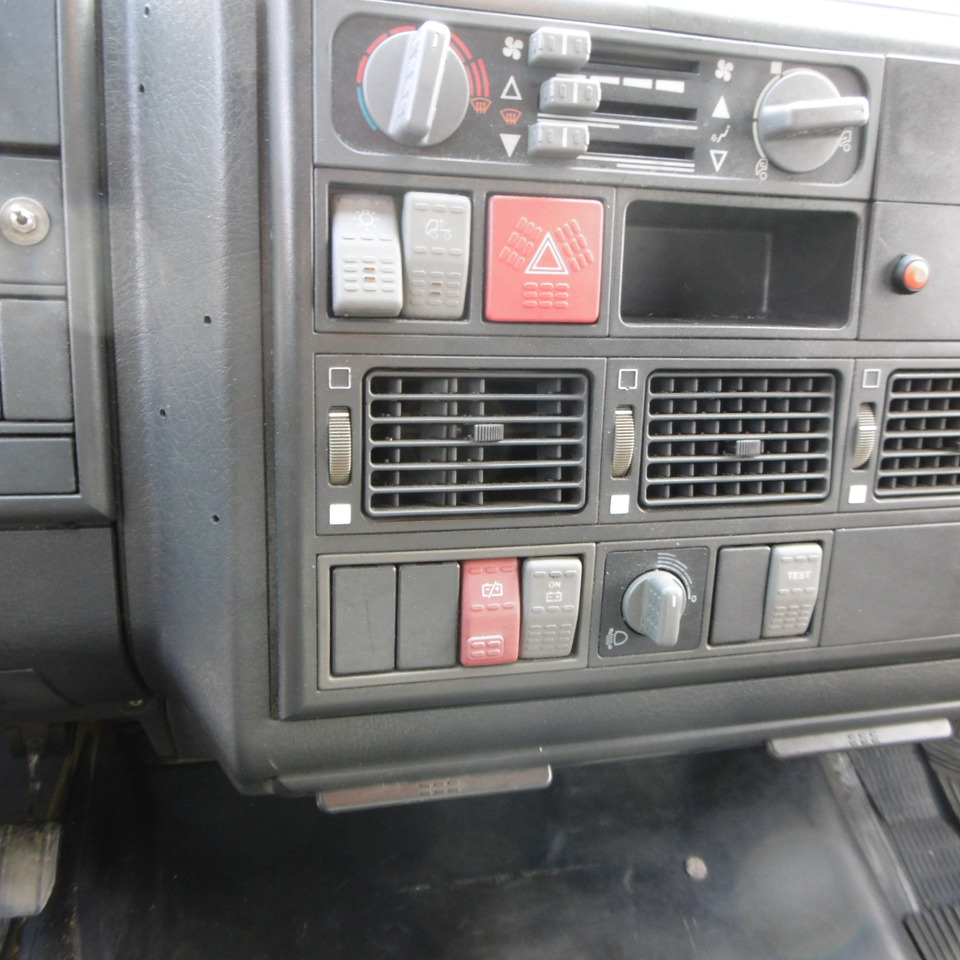 شاحنة صهريج لنقل الغاز IVECO 130.24 LPG GAS Tank: صورة 9 شاحنة صهريج لنقل الغاز IVECO 130.24 LPG GAS Tank: صورة 9