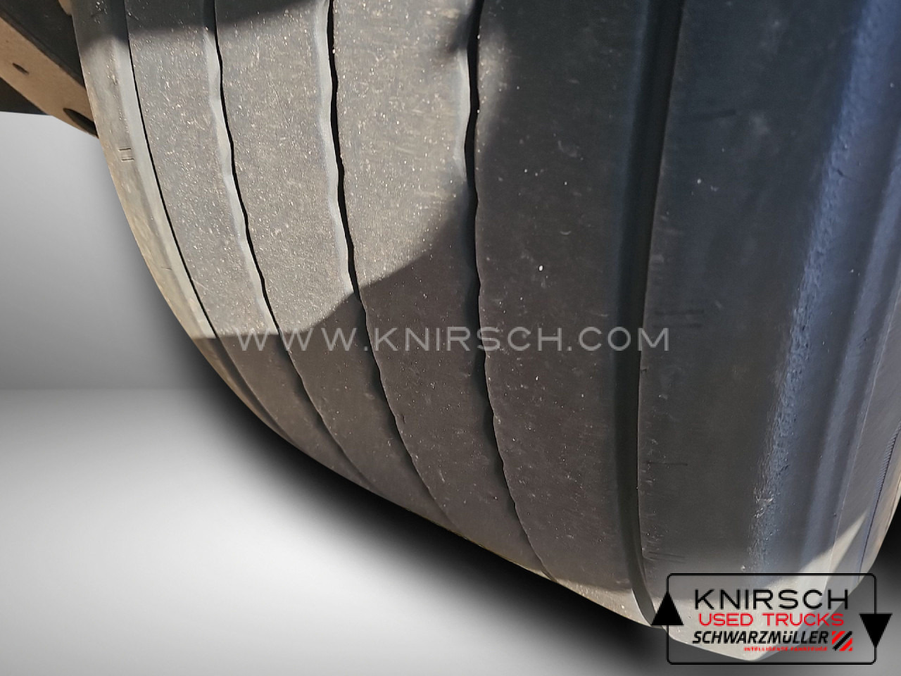 SCHWARZMUELLER J-3A-80 Plateausattel - مقطورات مسطحة: صورة 5 SCHWARZMUELLER J-3A-80 Plateausattel - مقطورات مسطحة: صورة 5