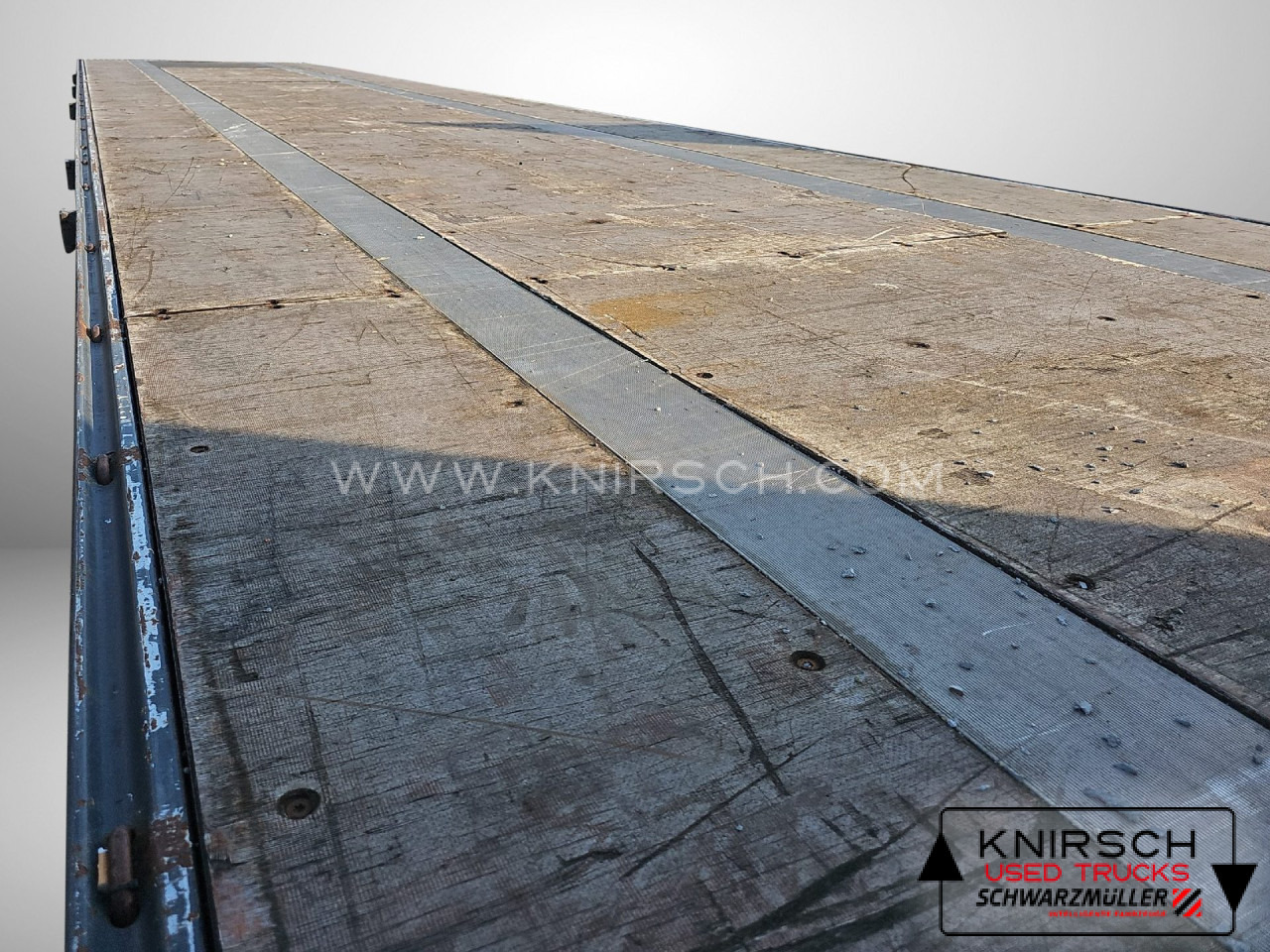 SCHWARZMUELLER J-3A-80 Plateausattel - مقطورات مسطحة: صورة 2 SCHWARZMUELLER J-3A-80 Plateausattel - مقطورات مسطحة: صورة 2