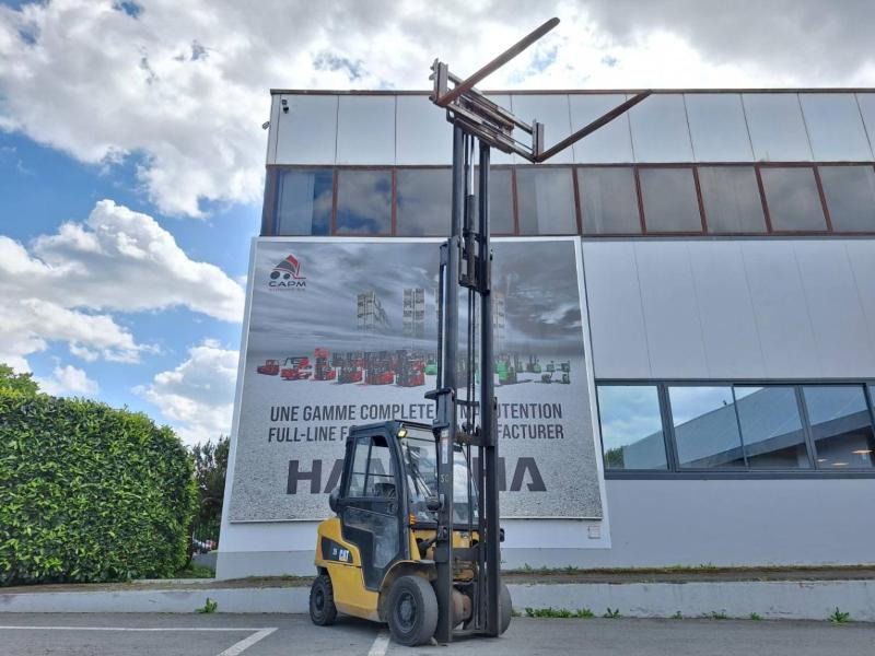 رافعة شوكية تعمل بالغاز Caterpillar GP25NTD: صورة 8