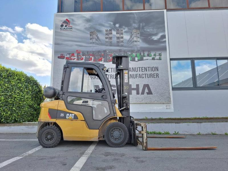 رافعة شوكية تعمل بالغاز Caterpillar GP25NTD: صورة 6