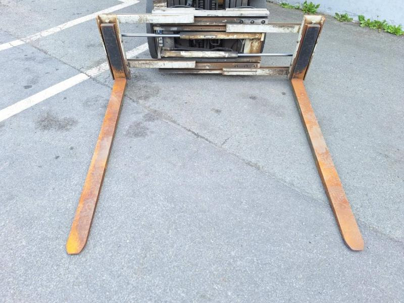 رافعة شوكية تعمل بالغاز Caterpillar GP25NTD: صورة 13