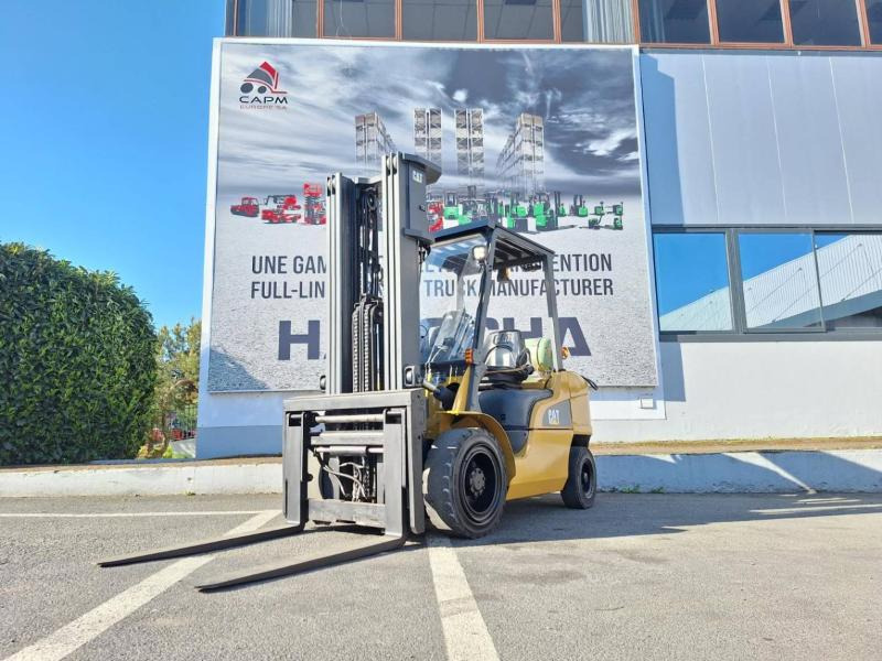 Caterpillar GP30NTD - رافعة شوكية تعمل بالغاز: صورة 1 Caterpillar GP30NTD - رافعة شوكية تعمل بالغاز: صورة 1