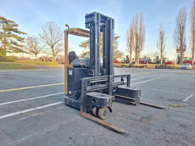 Caterpillar NRM20K - شاحنة مناولة بأربعة اتجاهات: صورة 1 Caterpillar NRM20K - شاحنة مناولة بأربعة اتجاهات: صورة 1