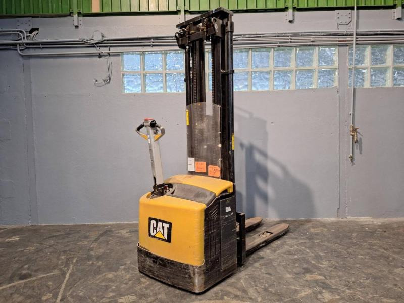 Caterpillar NSP16N - آلة التكديس: صورة 1 Caterpillar NSP16N - آلة التكديس: صورة 1