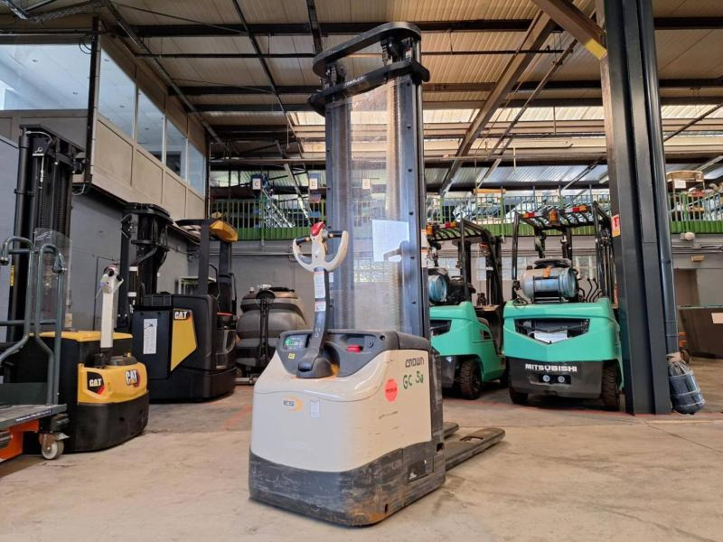 Crown ES4000-1.6 - آلة التكديس: صورة 4 Crown ES4000-1.6 - آلة التكديس: صورة 4