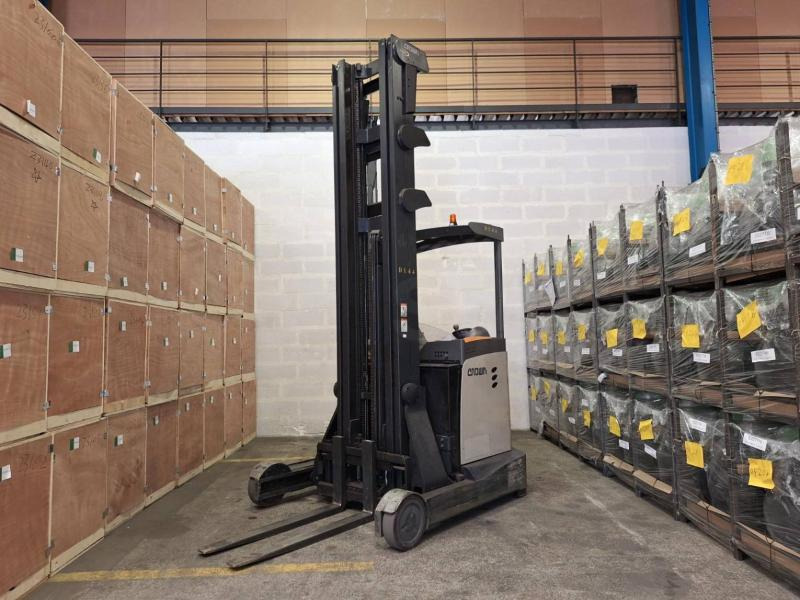 Crown ESR 5260 - شاحنة مناوِلة: صورة 1 Crown ESR 5260 - شاحنة مناوِلة: صورة 1