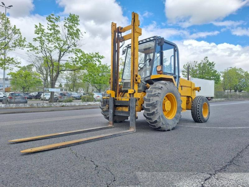 Jcb 930-2 - رافعة شوكية للأرض الوعرة: صورة 2 Jcb 930-2 - رافعة شوكية للأرض الوعرة: صورة 2