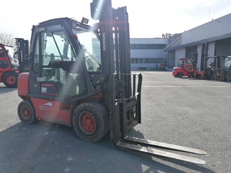 Nissan FGDO2A30Q - رافعة شوكية ديزل: صورة 1 Nissan FGDO2A30Q - رافعة شوكية ديزل: صورة 1
