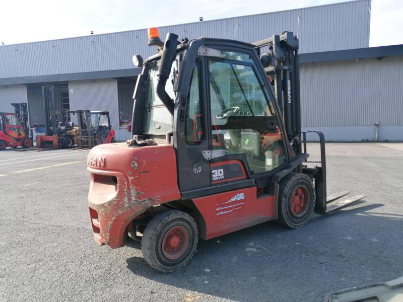 Nissan FGDO2A30Q - رافعة شوكية ديزل: صورة 2 Nissan FGDO2A30Q - رافعة شوكية ديزل: صورة 2