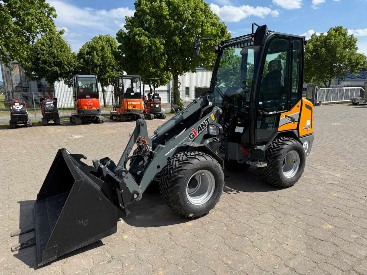 Giant G2500 HD X-TRA, Bj 20, SW, Schaufel, Gabel - اللودر بعجل: صورة 1 Giant G2500 HD X-TRA, Bj 20, SW, Schaufel, Gabel - اللودر بعجل: صورة 1