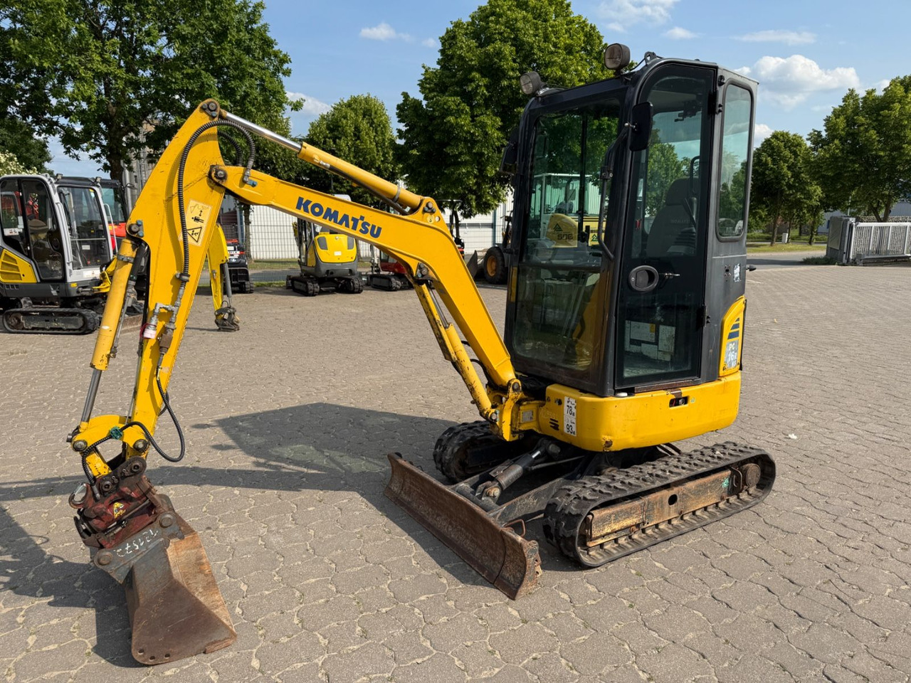 Komatsu PC 16R-3HS, Bj 17, 2210 BH, Tilt mit HS01, GL - حفارة مُصَّغرة: صورة 1 Komatsu PC 16R-3HS, Bj 17, 2210 BH, Tilt mit HS01, GL - حفارة مُصَّغرة: صورة 1