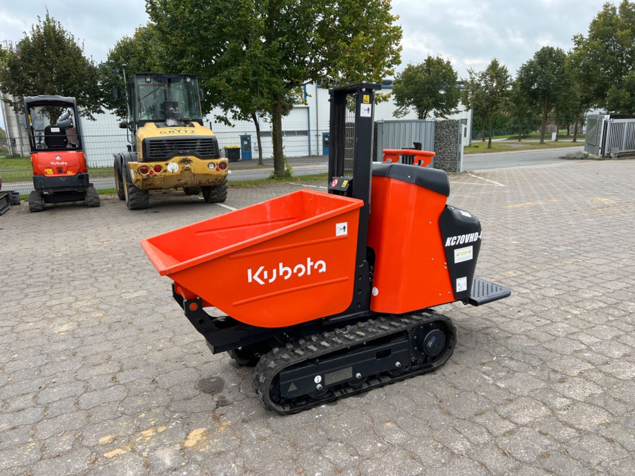 Kubota KC 70, VHD-4, mit Hochentleerung, hydr. Fahrwerk - شاحنة قلابة مجنزرة: صورة 1 Kubota KC 70, VHD-4, mit Hochentleerung, hydr. Fahrwerk - شاحنة قلابة مجنزرة: صورة 1