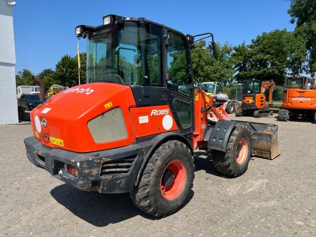 Kubota R 085, Bj 19, 1950 BH, SWE, Schaufel, Gabel - اللودر بعجل: صورة 4 Kubota R 085, Bj 19, 1950 BH, SWE, Schaufel, Gabel - اللودر بعجل: صورة 4