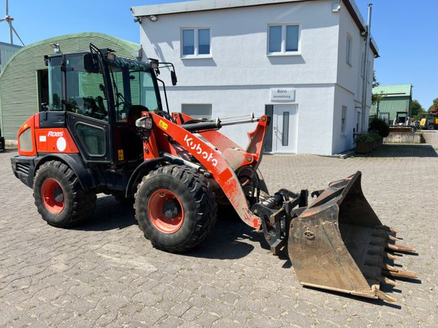 Kubota R 085, Bj 19, 1950 BH, SWE, Schaufel, Gabel - اللودر بعجل: صورة 2 Kubota R 085, Bj 19, 1950 BH, SWE, Schaufel, Gabel - اللودر بعجل: صورة 2