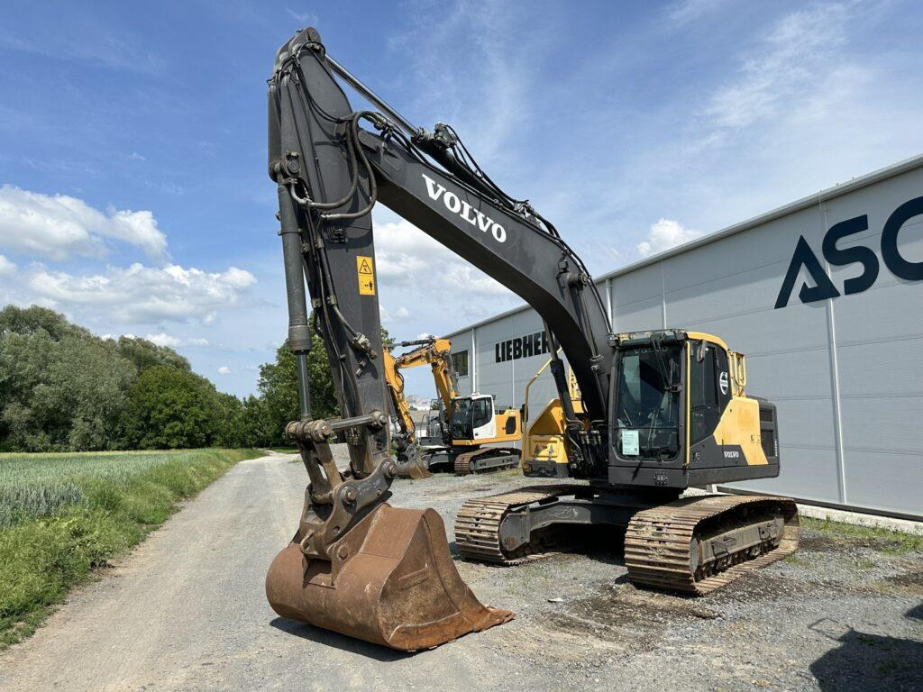 Volvo EC220EL - حفار زحاف: صورة 4 Volvo EC220EL - حفار زحاف: صورة 4