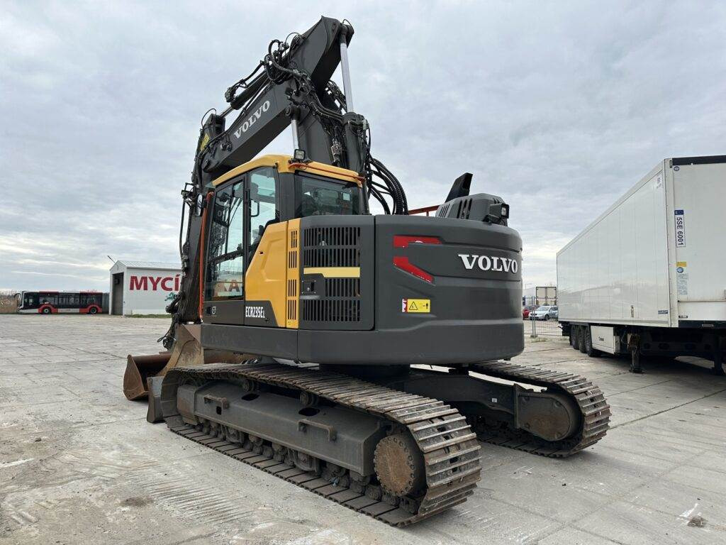 Volvo ECR235EL - حفار زحاف: صورة 2 Volvo ECR235EL - حفار زحاف: صورة 2