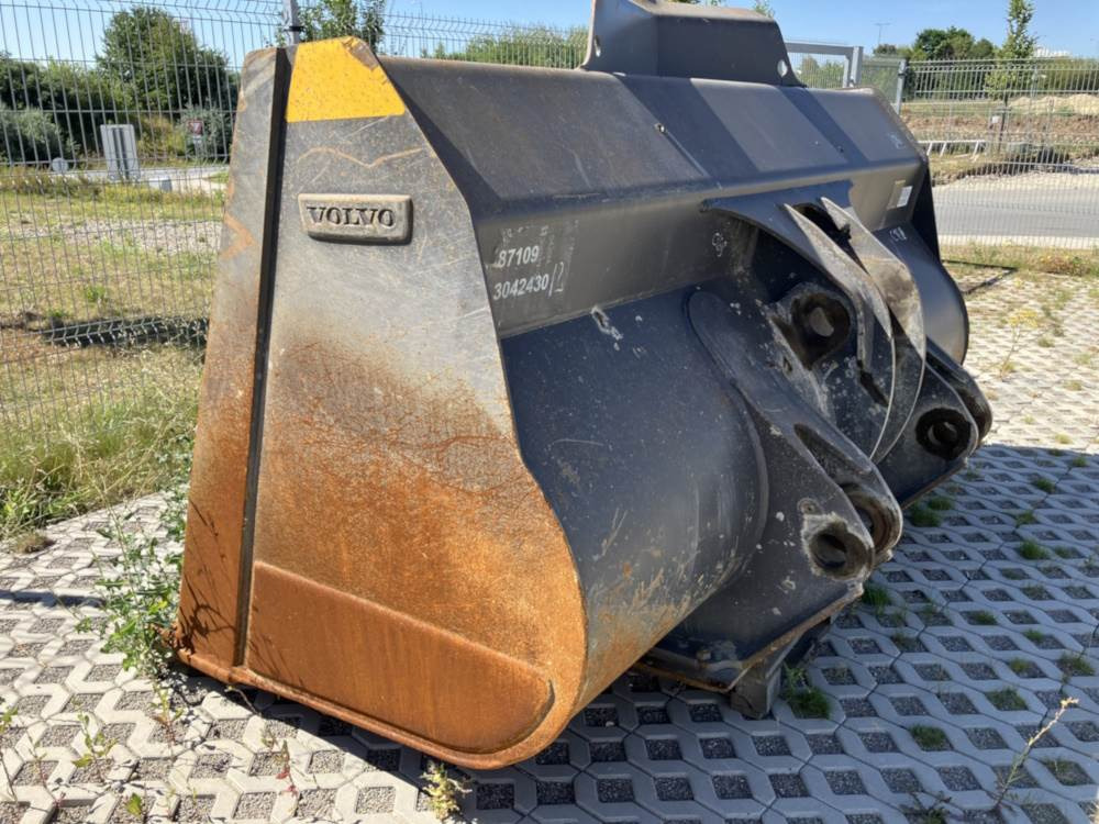 Volvo Schaufel mit Zähnen - Festanbau - بكت: صورة 3 Volvo Schaufel mit Zähnen - Festanbau - بكت: صورة 3
