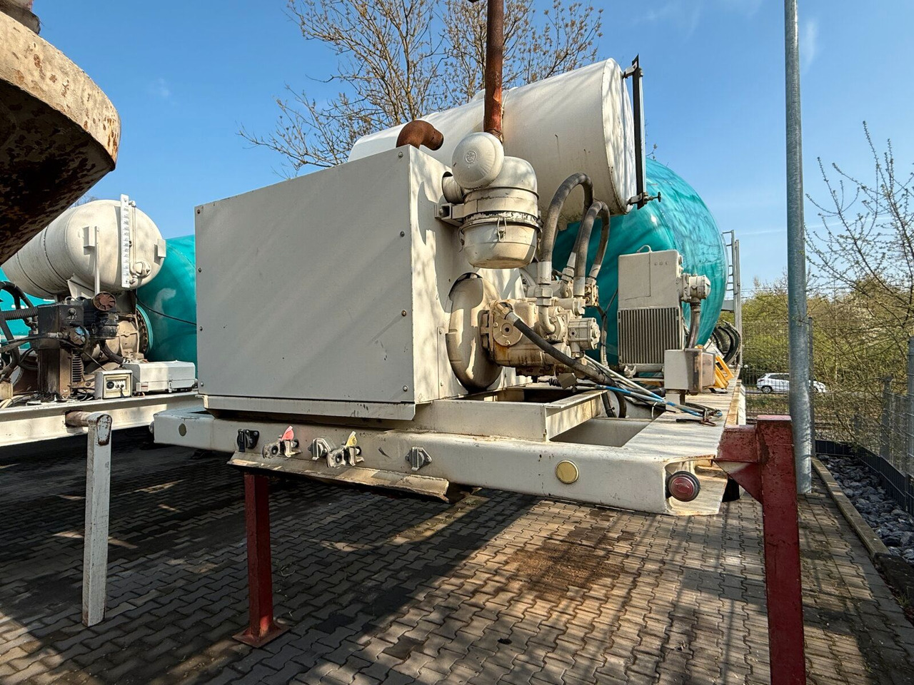Betonmischer-Auflieger Stetter 10 m³ mit Motor - شاحنة خلاطة خرسانة: صورة 4 Betonmischer-Auflieger Stetter 10 m³ mit Motor - شاحنة خلاطة خرسانة: صورة 4