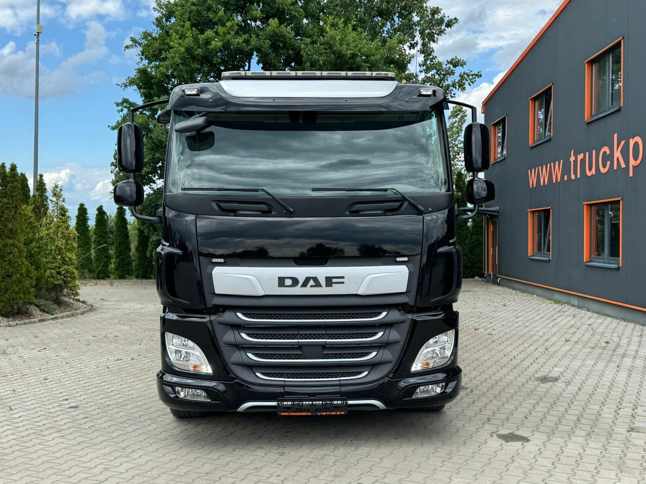 DAF CF 450 FAN 6x2 Pritsche mit Kran HIAB 188 E-6 - شاحنة كرين: صورة 4 DAF CF 450 FAN 6x2 Pritsche mit Kran HIAB 188 E-6 - شاحنة كرين: صورة 4