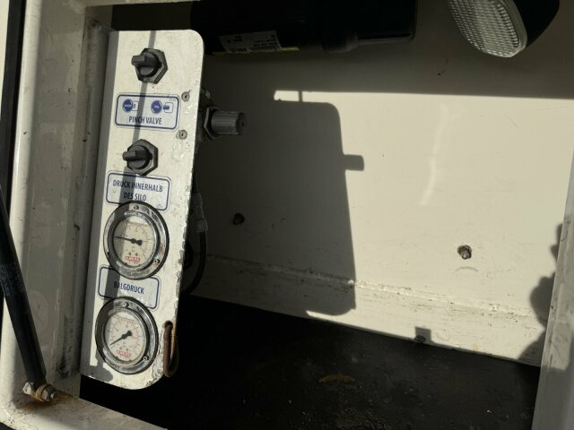 Feldbinder O.ME.P.S Silo Auflieger 27 m³ - Asche, Gülle - بلكر: صورة 2 Feldbinder O.ME.P.S Silo Auflieger 27 m³ - Asche, Gülle - بلكر: صورة 2