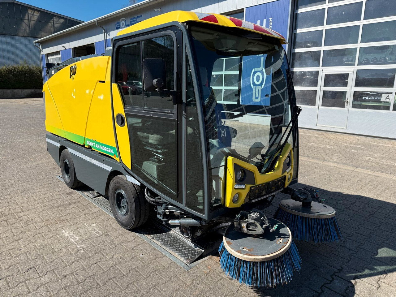 Johnston C202 Kleinkehrmaschine 2 M³ - 6.000 h - سياره كنس شوارع: صورة 1 Johnston C202 Kleinkehrmaschine 2 M³ - 6.000 h - سياره كنس شوارع: صورة 1