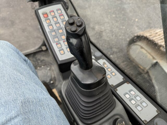 Liebherr LH40C Litronic Industry Long reach 43 Ton - حفار زحاف: صورة 3 Liebherr LH40C Litronic Industry Long reach 43 Ton - حفار زحاف: صورة 3