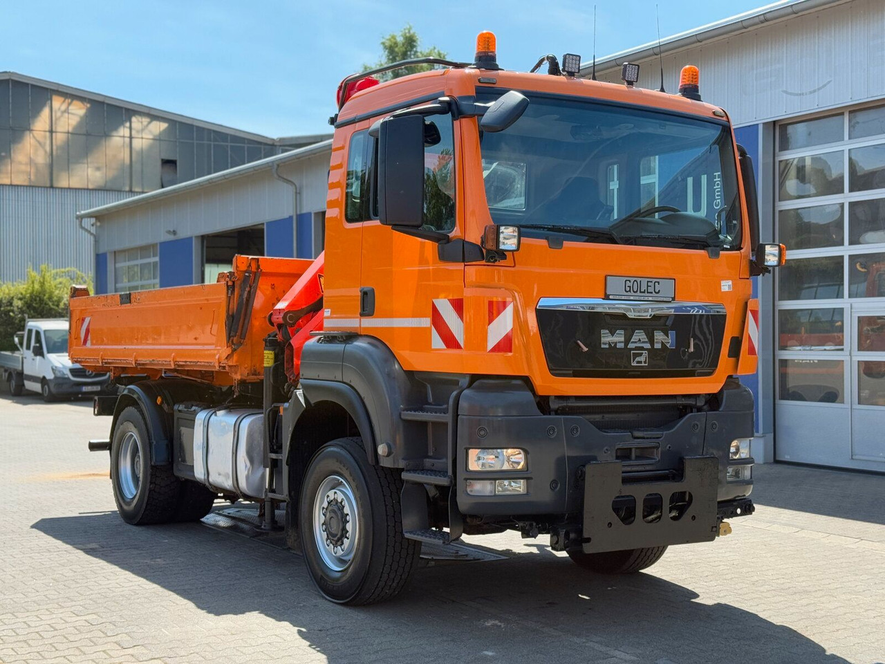 MAN TGA 18.360 4x4 Kipper Kran PALFINGER Winterd. - شاحنة كرين: صورة 1 MAN TGA 18.360 4x4 Kipper Kran PALFINGER Winterd. - شاحنة كرين: صورة 1