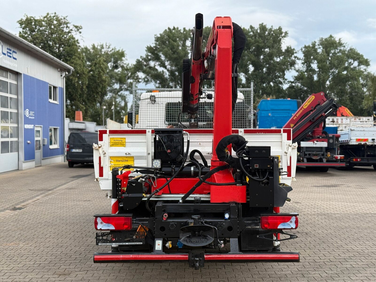 MAN TGL 8.220 4x2 Kipper Kran Palfinger 7.001-K A - شاحنة كرين, شاحنة قلاب: صورة 4 MAN TGL 8.220 4x2 Kipper Kran Palfinger 7.001-K A - شاحنة كرين, شاحنة قلاب: صورة 4