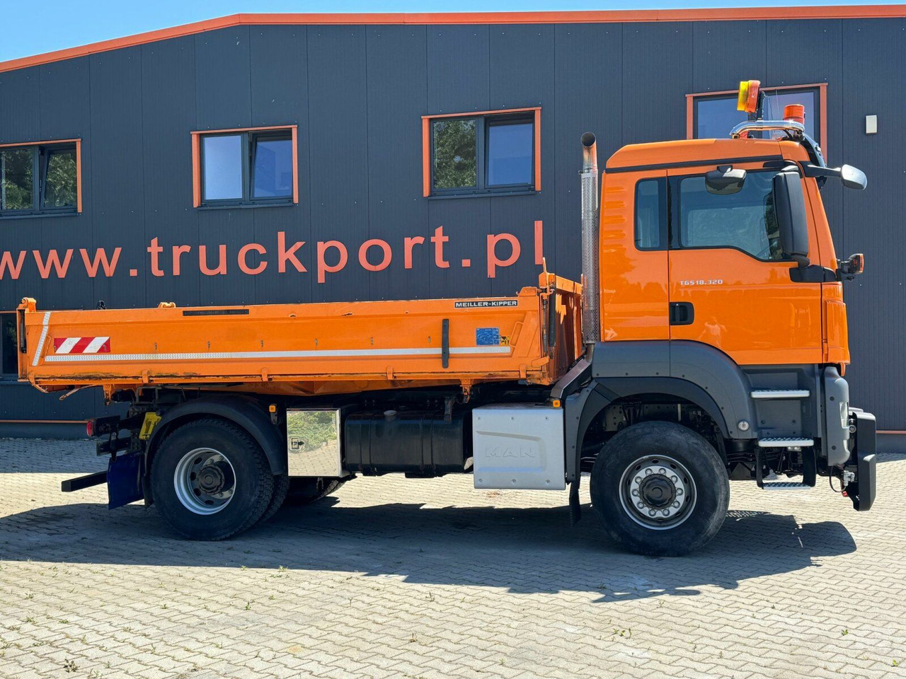 MAN TGS 18.320 4x4 BL Euro 6 Kipper + Winterdienst - شاحنة قلاب: صورة 4 MAN TGS 18.320 4x4 BL Euro 6 Kipper + Winterdienst - شاحنة قلاب: صورة 4