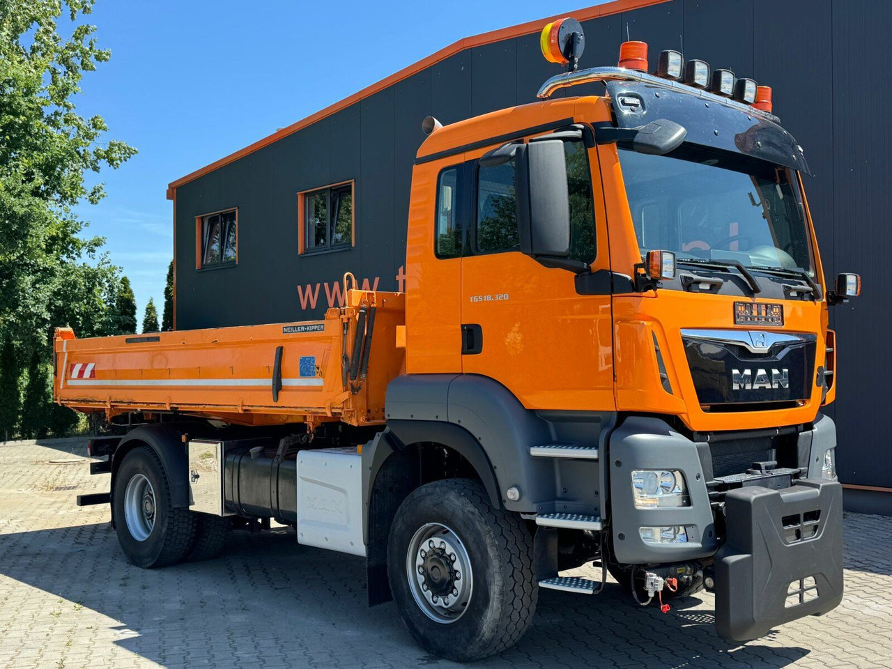 MAN TGS 18.320 4x4 BL Euro 6 Kipper + Winterdienst - شاحنة قلاب: صورة 1 MAN TGS 18.320 4x4 BL Euro 6 Kipper + Winterdienst - شاحنة قلاب: صورة 1