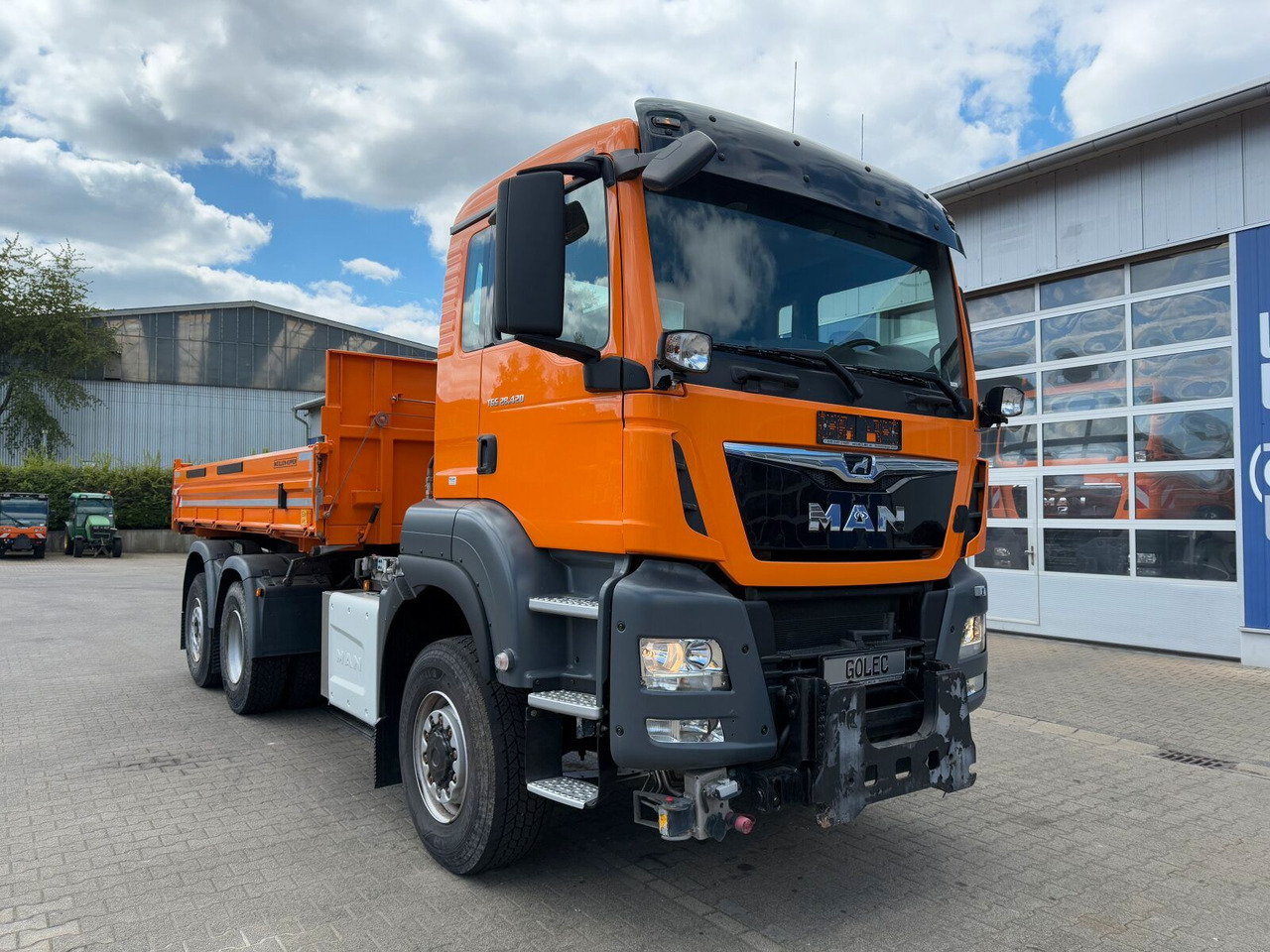 MAN TGS 28.420 6x4-4 Meiller Kipper Winterdienst - شاحنة قلاب: صورة 1 MAN TGS 28.420 6x4-4 Meiller Kipper Winterdienst - شاحنة قلاب: صورة 1