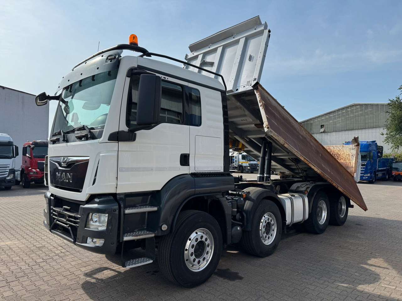 MAN TGS 35.460 8x4 BL Kipper Meiller Bordmatik - شاحنة قلاب: صورة 4 MAN TGS 35.460 8x4 BL Kipper Meiller Bordmatik - شاحنة قلاب: صورة 4
