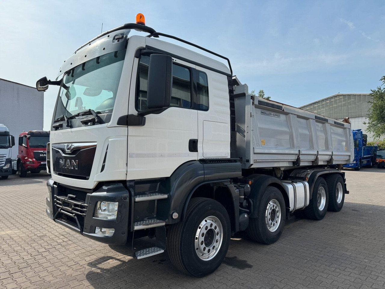 MAN TGS 35.460 8x4 BL Kipper Meiller Bordmatik - شاحنة قلاب: صورة 2 MAN TGS 35.460 8x4 BL Kipper Meiller Bordmatik - شاحنة قلاب: صورة 2