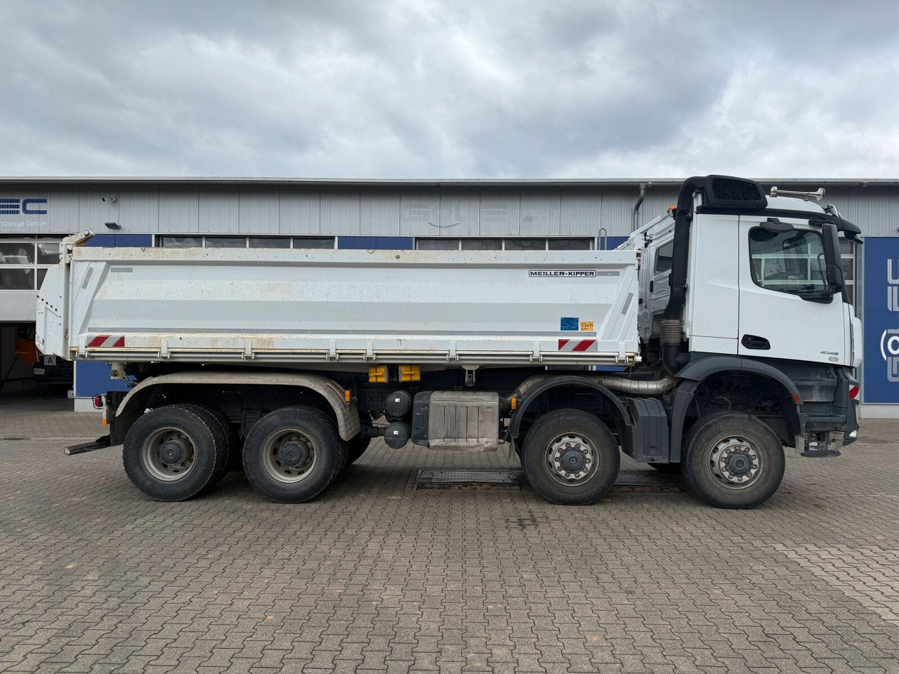 Mercedes-Benz 4145 8x8 Meiler Dreiseitenkipper Bordmatik - شاحنة قلاب: صورة 5 Mercedes-Benz 4145 8x8 Meiler Dreiseitenkipper Bordmatik - شاحنة قلاب: صورة 5