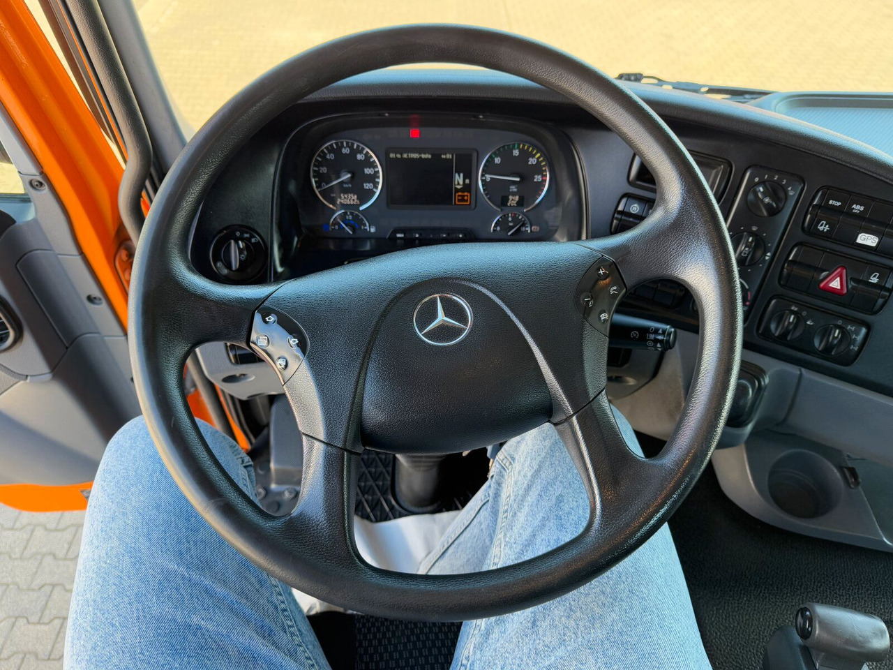 شاحنة قلاب, شاحنة كرين Mercedes-Benz ACTROS 2044 4x4 Kipper Kran ATLAS 65.2 A2L: صورة 15