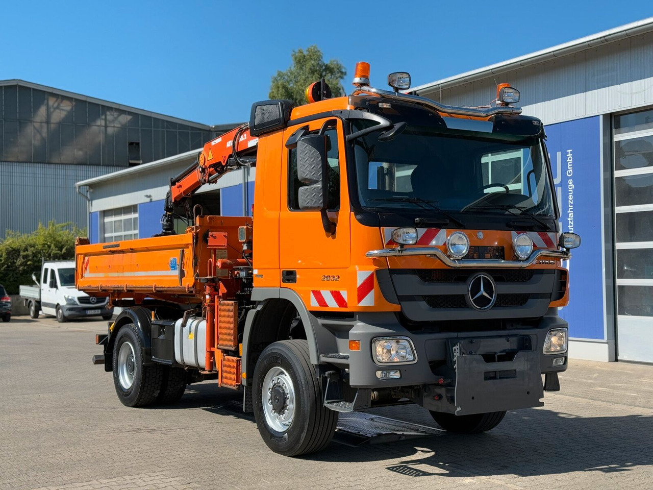 Mercedes-Benz ACTROS 2044 4x4 Kipper Kran ATLAS 65.2 A2L - شاحنة قلاب, شاحنة كرين: صورة 1 Mercedes-Benz ACTROS 2044 4x4 Kipper Kran ATLAS 65.2 A2L - شاحنة قلاب, شاحنة كرين: صورة 1