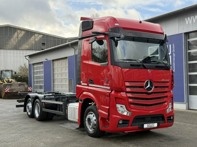 Mercedes-Benz ACTROS 2543 6x2 Wechselaufbau BDF AHK 2 Betten - شاحنات الحاويات / جسم علوي قابل للتغيير شاحنة: صورة 1 Mercedes-Benz ACTROS 2543 6x2 Wechselaufbau BDF AHK 2 Betten - شاحنات الحاويات / جسم علوي قابل للتغيير شاحنة: صورة 1
