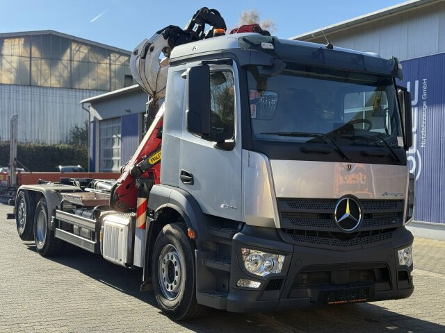 Mercedes-Benz ACTROS 2546 6x2 Abrollkip Kran Palfinger Q150Z95 - شاحنة ذات خطاف, شاحنة كرين: صورة 1 Mercedes-Benz ACTROS 2546 6x2 Abrollkip Kran Palfinger Q150Z95 - شاحنة ذات خطاف, شاحنة كرين: صورة 1