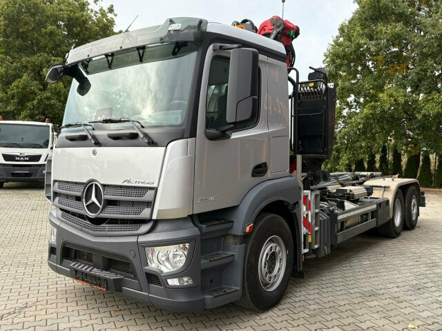 Mercedes-Benz ACTROS 2546 6x2 Abrollkip Kran Palfinger Q150Z95 - شاحنة ذات خطاف, شاحنة كرين: صورة 1 Mercedes-Benz ACTROS 2546 6x2 Abrollkip Kran Palfinger Q150Z95 - شاحنة ذات خطاف, شاحنة كرين: صورة 1