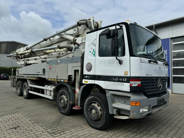 Mercedes-Benz ACTROS 3240 8x4 Betonpumpe PUTZMEISTER BSF 42 M - مضخة خرسانة: صورة 1 Mercedes-Benz ACTROS 3240 8x4 Betonpumpe PUTZMEISTER BSF 42 M - مضخة خرسانة: صورة 1