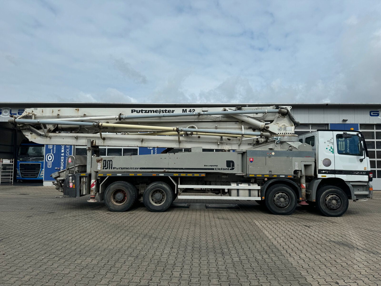 Mercedes-Benz ACTROS 3240 8x4 Betonpumpe PUTZMEISTER BSF 42 M - مضخة خرسانة: صورة 4 Mercedes-Benz ACTROS 3240 8x4 Betonpumpe PUTZMEISTER BSF 42 M - مضخة خرسانة: صورة 4