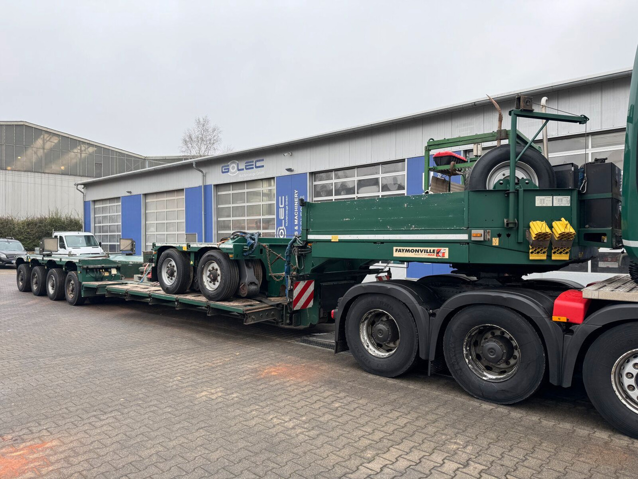 Mercedes-Benz ACTROS 4163 8x4 Schwerlast +Tieflader 4+2 *83 T - وحدة جر: صورة 3 Mercedes-Benz ACTROS 4163 8x4 Schwerlast +Tieflader 4+2 *83 T - وحدة جر: صورة 3