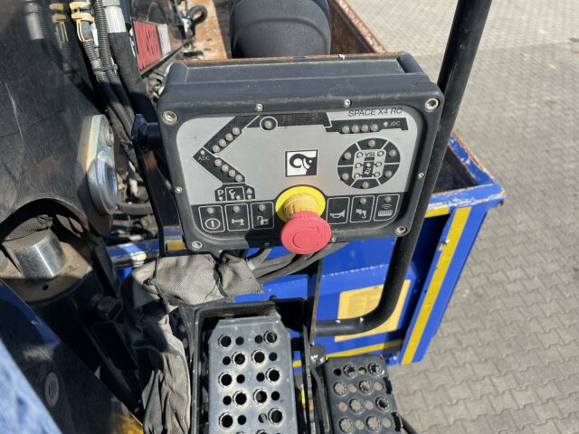 Mercedes-Benz AROCS 2536 6x2*4 Kipper Kran HIAB - شاحنة قلاب, شاحنة كرين: صورة 5 Mercedes-Benz AROCS 2536 6x2*4 Kipper Kran HIAB - شاحنة قلاب, شاحنة كرين: صورة 5