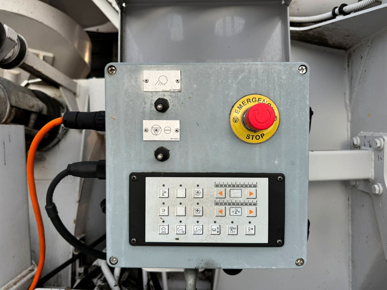 شاحنة خلاطة خرسانة Mercedes-Benz AROCS 3243 8x4 Euro 6 Pumi Putzmeister TMM 24-3: صورة 11