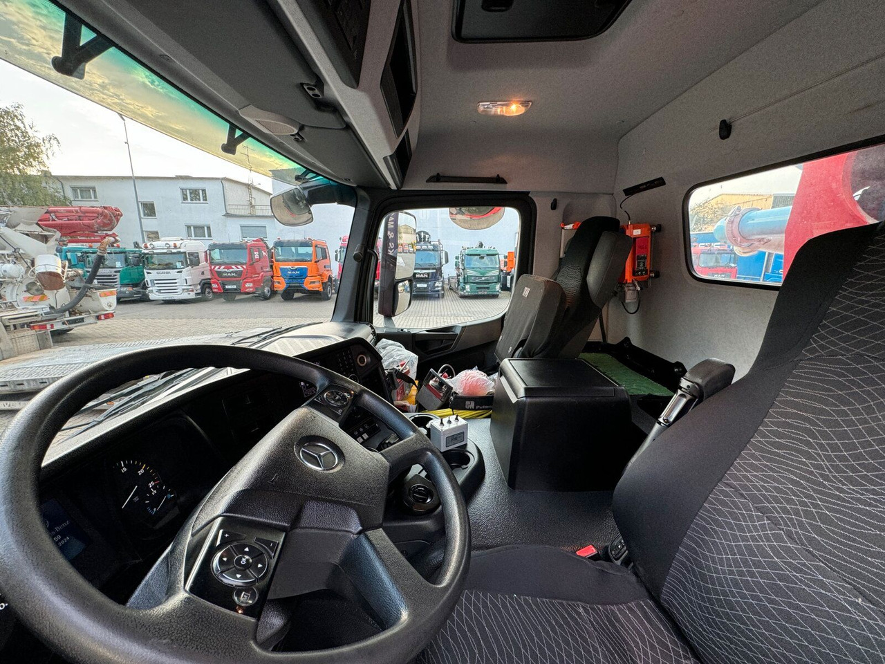 شاحنة خلاطة خرسانة Mercedes-Benz AROCS 3243 8x4 Euro 6 Pumi Putzmeister TMM 24-3: صورة 19