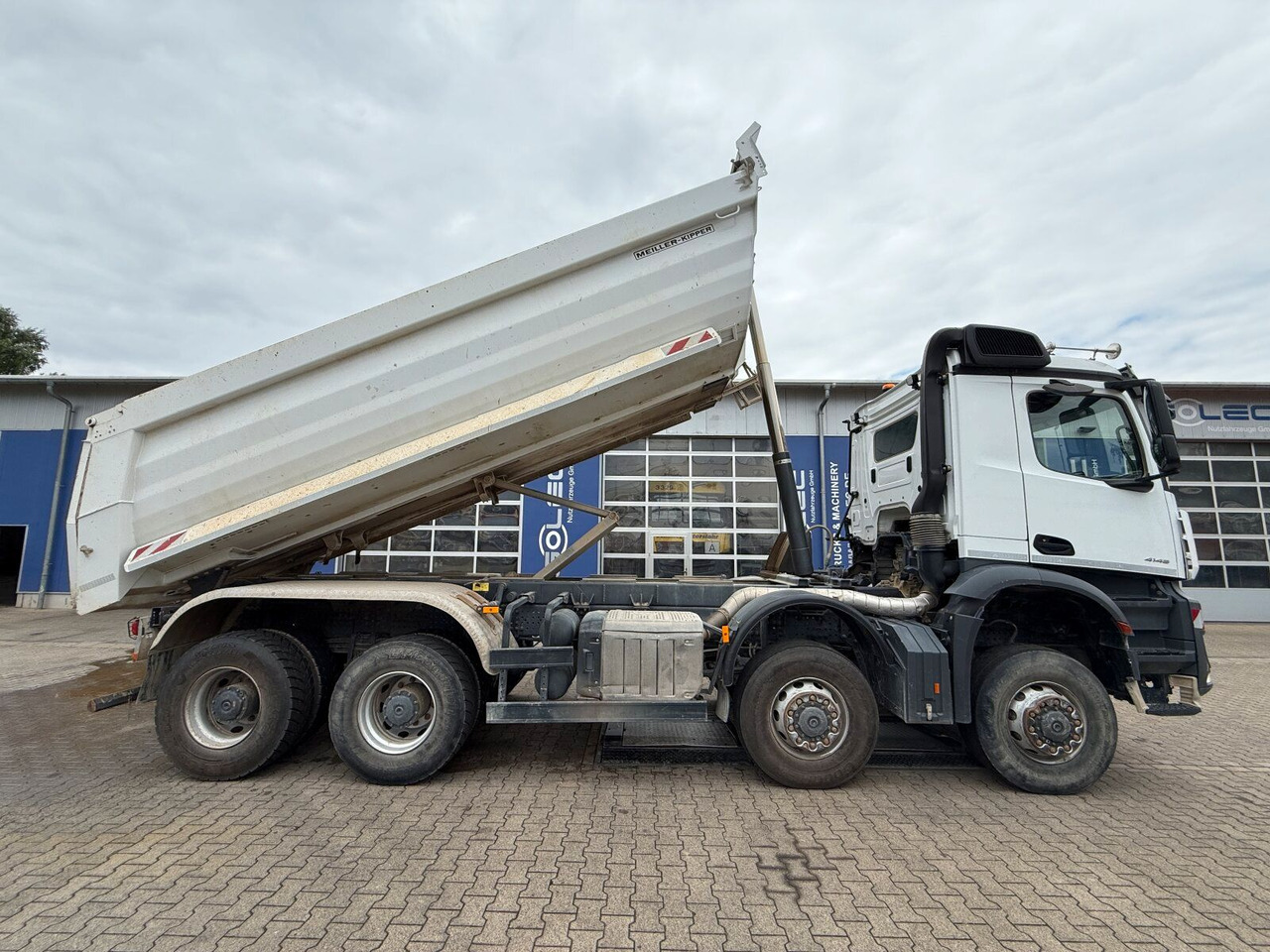 Mercedes-Benz AROCS 4145 8x8 Meiller Muldenkipper - شاحنة قلاب: صورة 4 Mercedes-Benz AROCS 4145 8x8 Meiller Muldenkipper - شاحنة قلاب: صورة 4